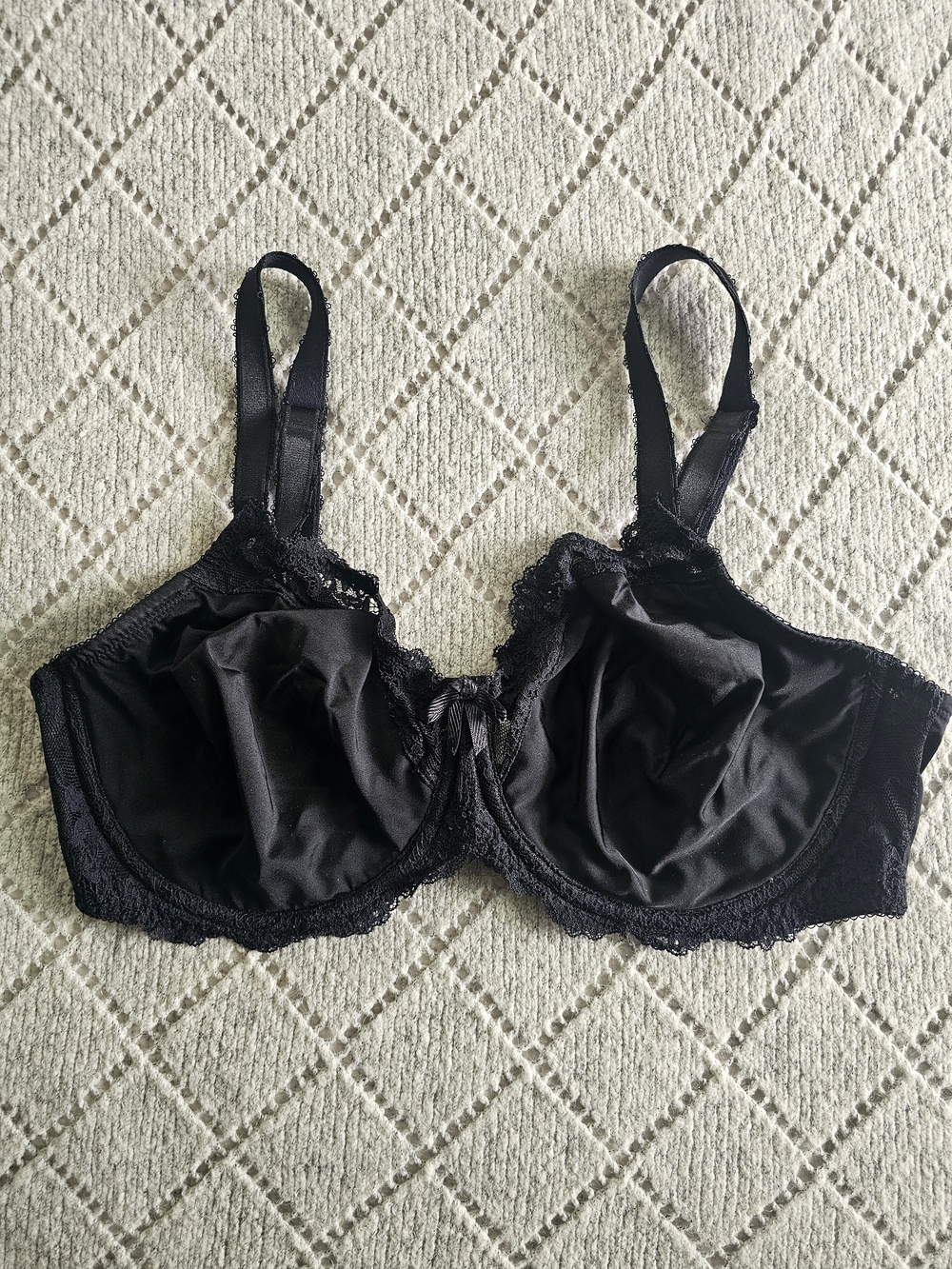 Wacoal Nude and Black Lace Trim Underwire Bras - Picture 3 of 11